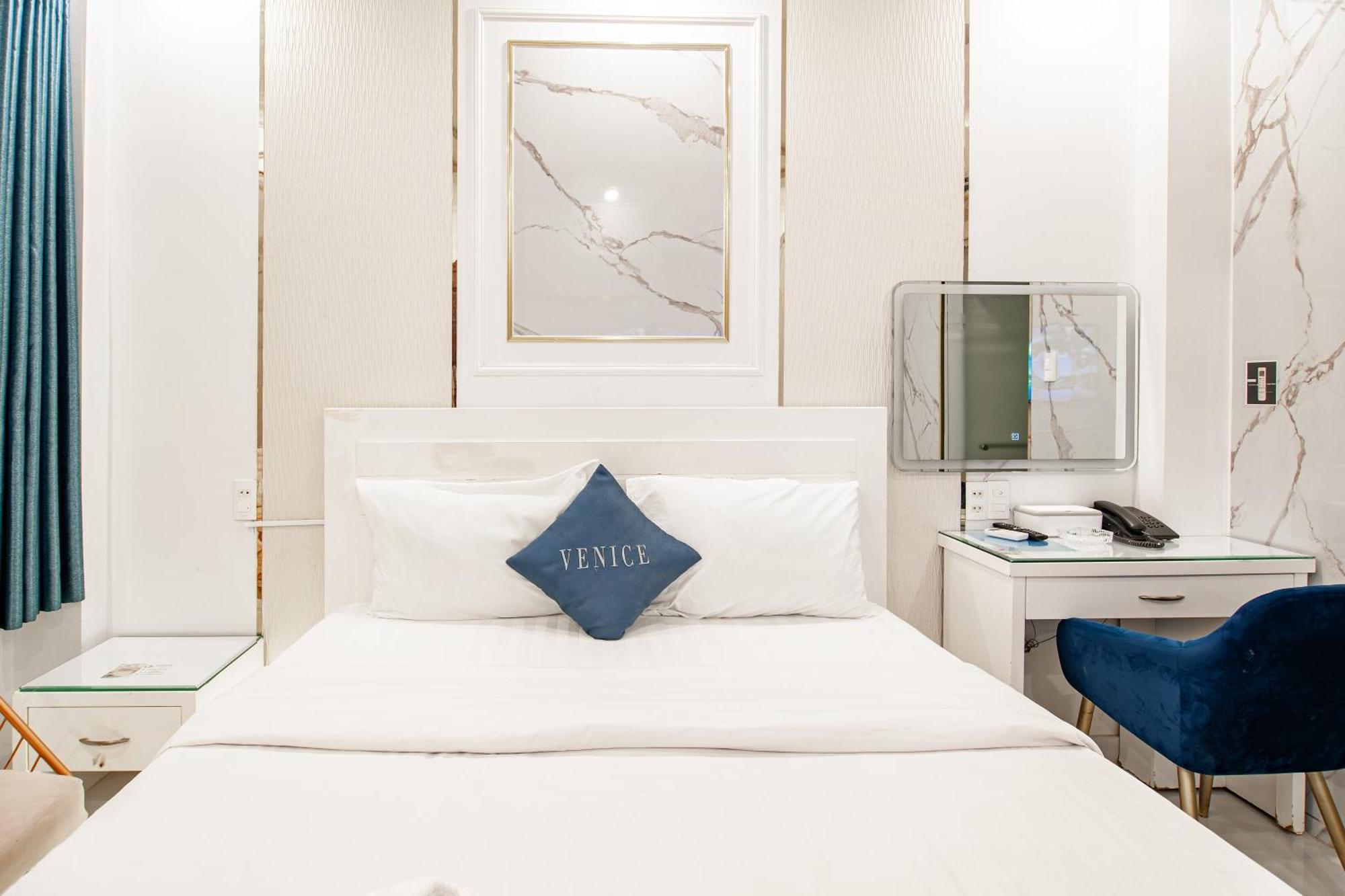 Venice Hotel โฮจิมินห์ซิตี้ ภายนอก รูปภาพ